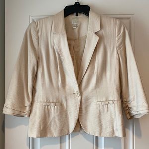 Woman’s Lauren Conrad cream blazer size 4